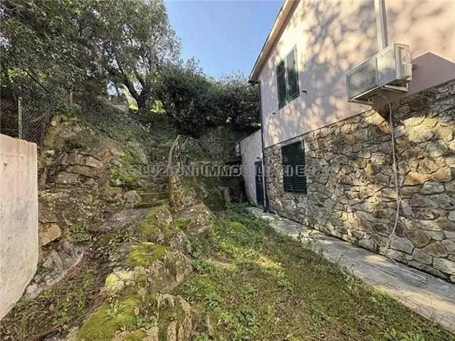 Immagine 2 di Villa in vendita  a Portoferraio