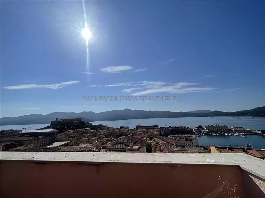 Immagine 2 di Appartamento in vendita  a Portoferraio