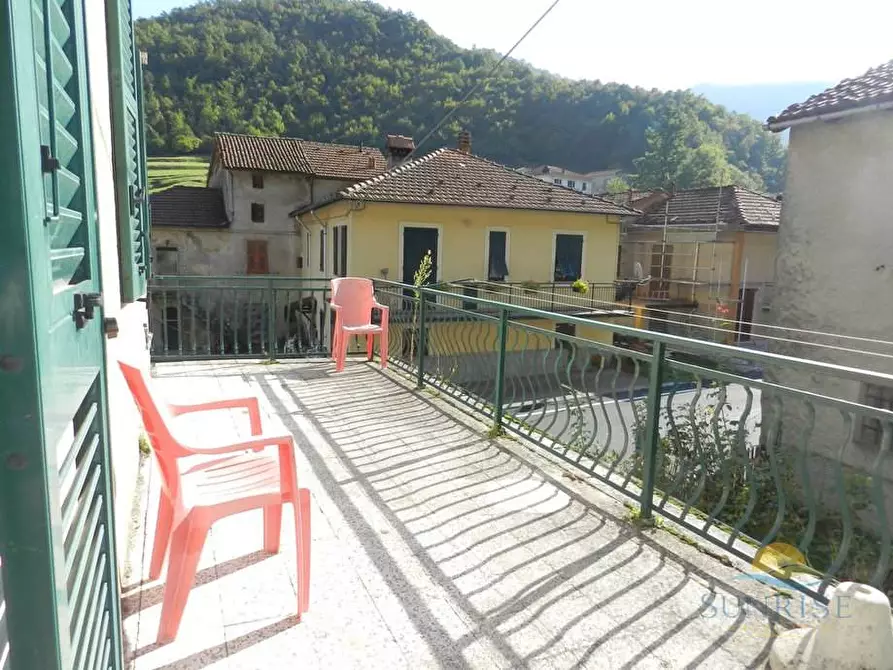 Immagine 4 di Appartamento in vendita  in Loc. Vobbietta a Isola Del Cantone