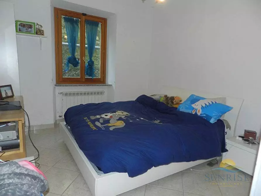 Immagine 7 di Appartamento in vendita  in Loc. Vobbietta a Isola Del Cantone