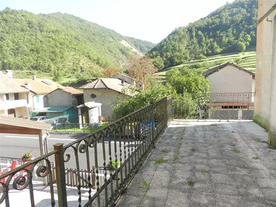 Immagine 10 di Appartamento in vendita  in Loc. Vobbietta a Isola Del Cantone