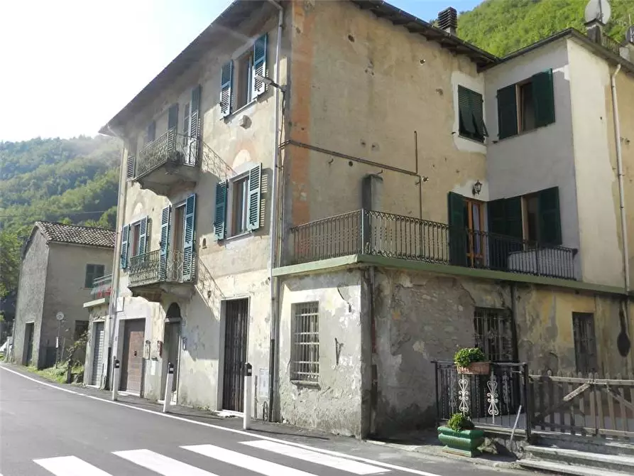 Immagine 11 di Appartamento in vendita  in Loc. Vobbietta a Isola Del Cantone