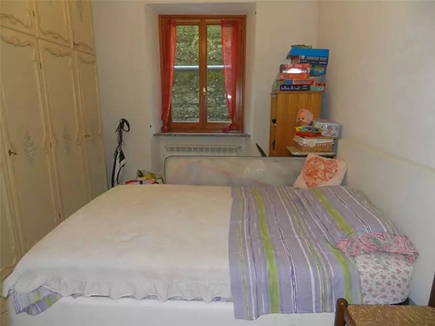Immagine 3 di Appartamento in vendita  in Loc. Vobbietta a Isola Del Cantone