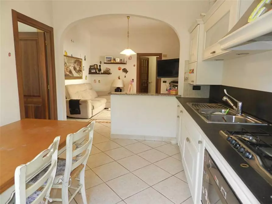 Immagine 5 di Appartamento in vendita  in Loc. Vobbietta a Isola Del Cantone