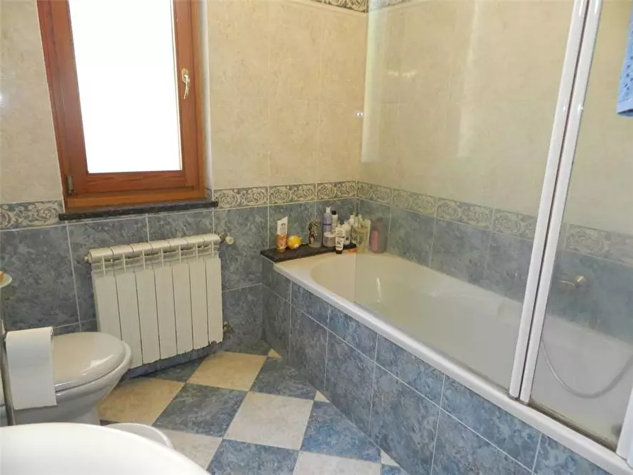 Immagine 8 di Appartamento in vendita  in Loc. Vobbietta a Isola Del Cantone