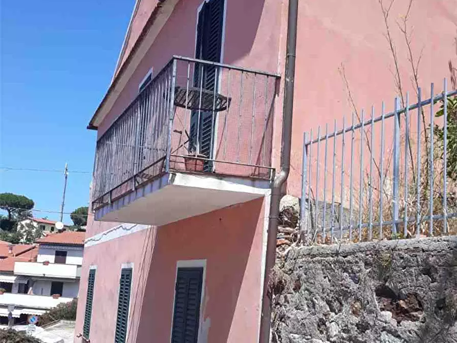 Immagine 1 di Villa in vendita  a Porto Azzurro