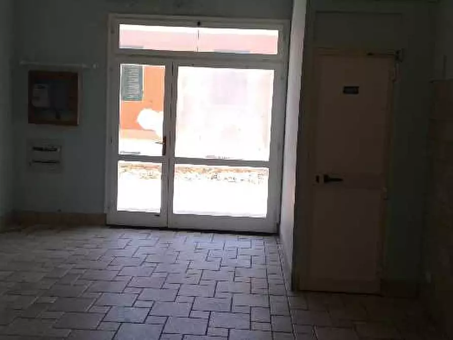 Immagine 1 di Deposito in vendita  a Capoliveri