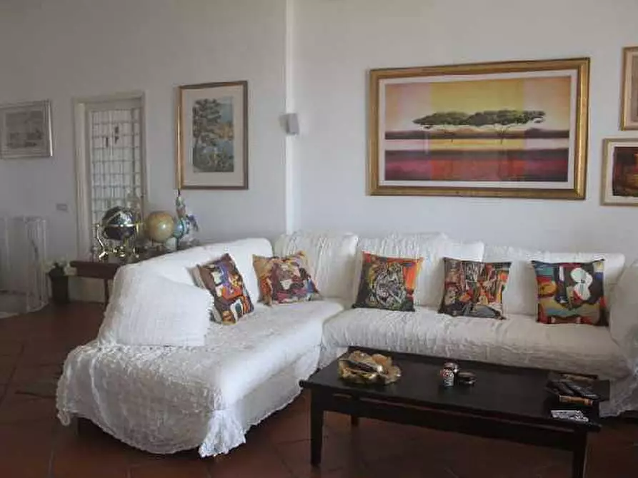 Immagine 4 di Villa in vendita  a Portoferraio