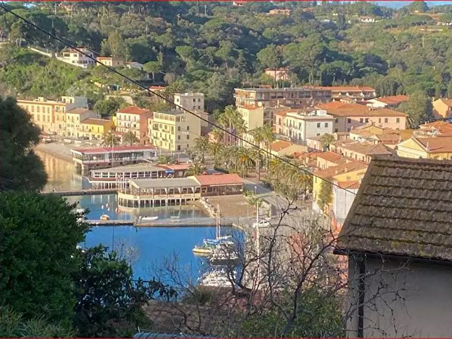 Immagine 1 di Villa in vendita  a Porto Azzurro