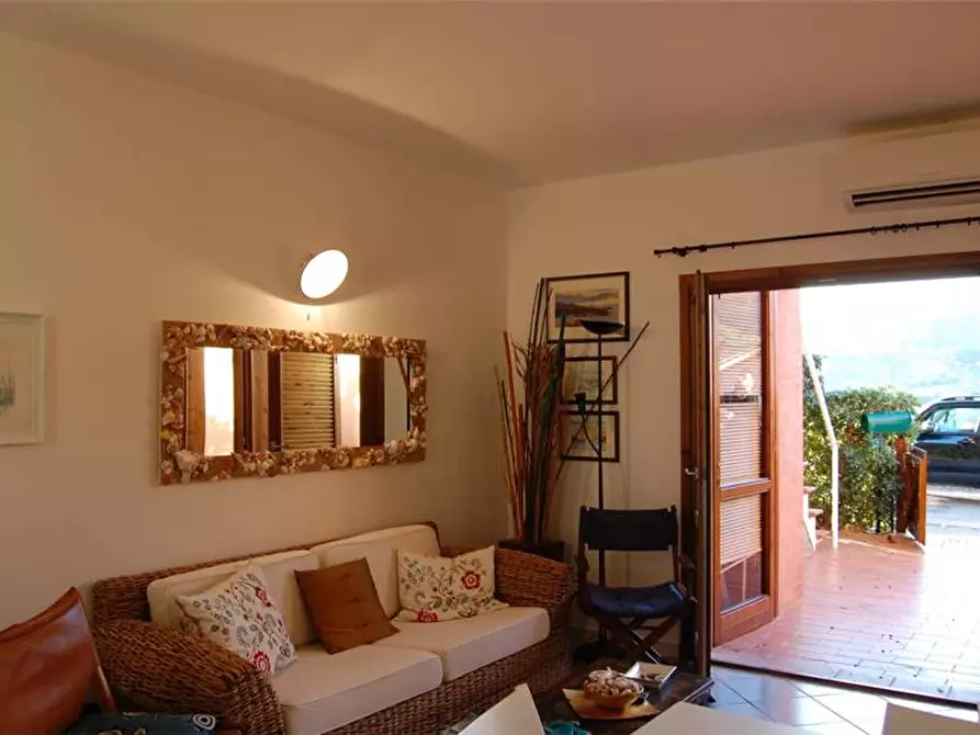 Immagine 1 di Porzione di casa in vendita  a Porto Azzurro