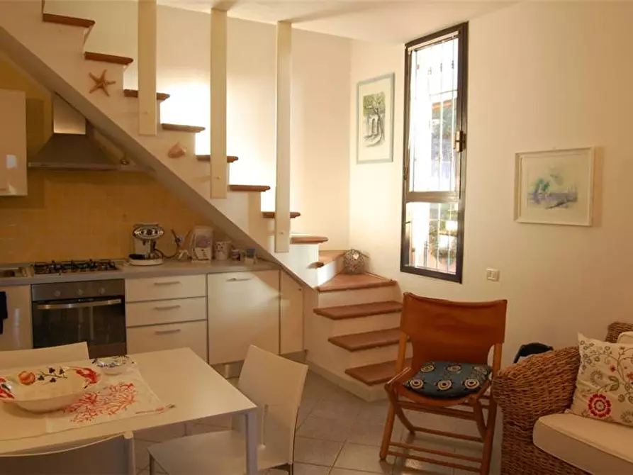Immagine 2 di Porzione di casa in vendita  a Porto Azzurro