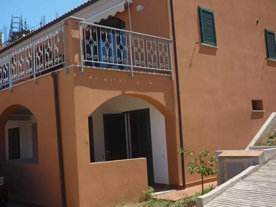 Immagine 1 di Porzione di casa in vendita  a Capoliveri