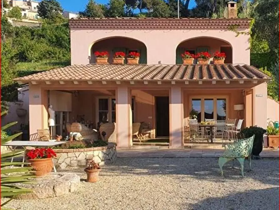 Immagine 2 di Villa in vendita  a Capoliveri