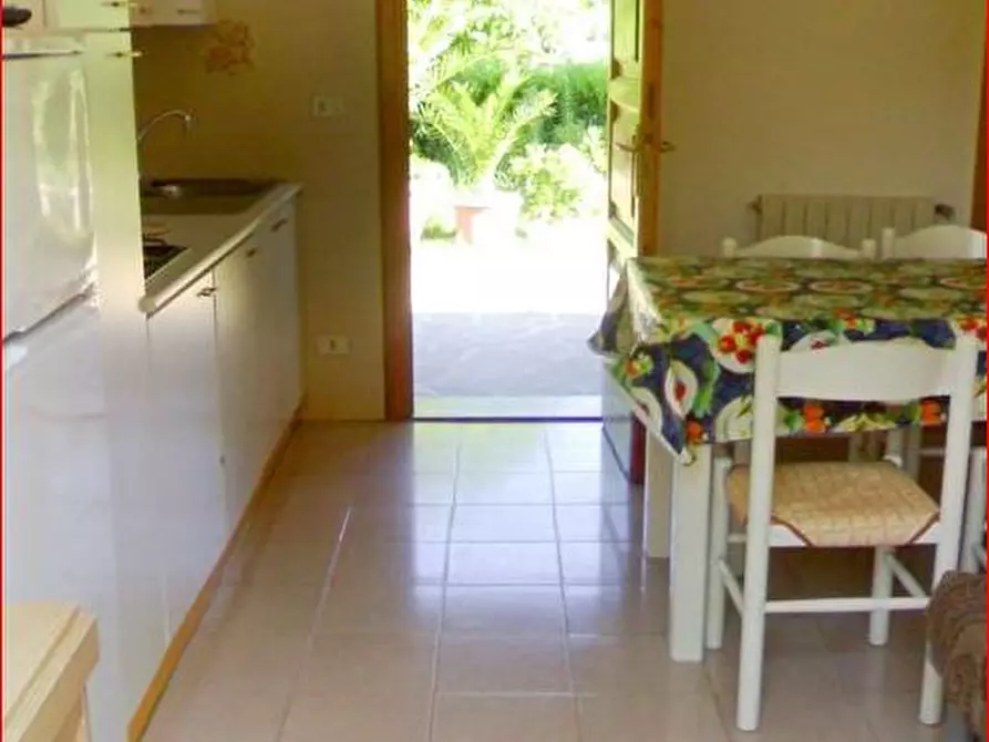 Immagine 2 di Villa in vendita  a Porto Azzurro