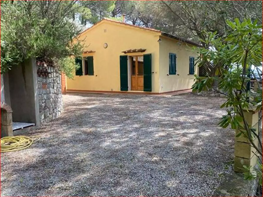 Immagine 2 di Villa in vendita  a Porto Azzurro