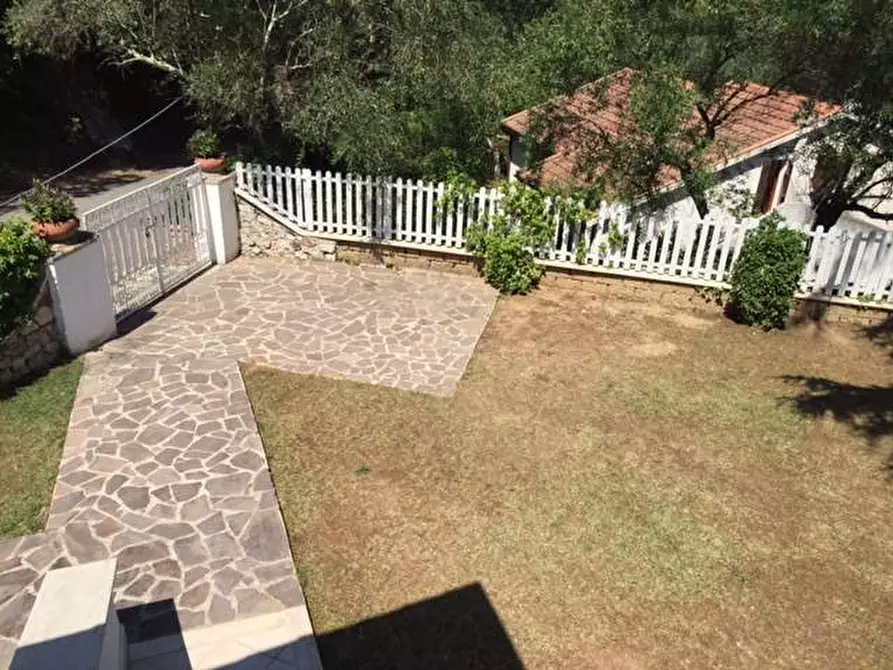 Immagine 11 di Villa in vendita  a Portoferraio