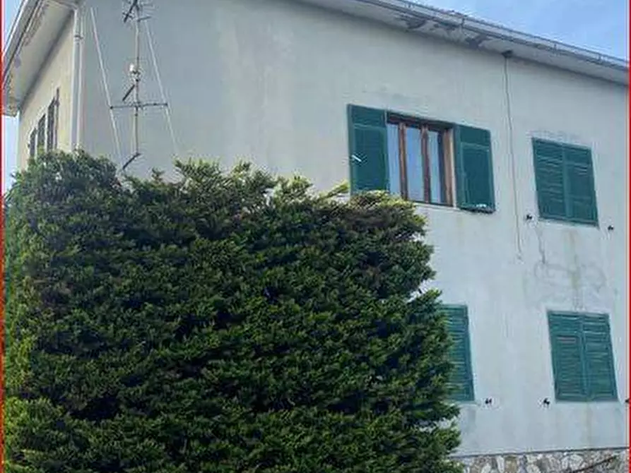 Immagine 1 di Villa in vendita  a Porto Azzurro