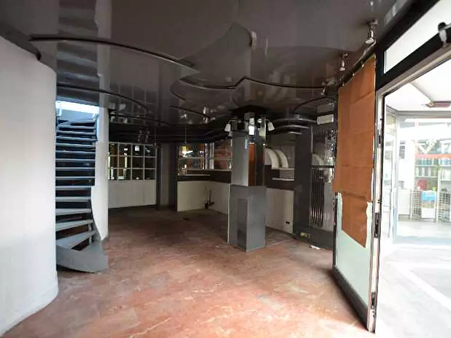 Immagine 4 di Attività commerciale in vendita  a Belluno