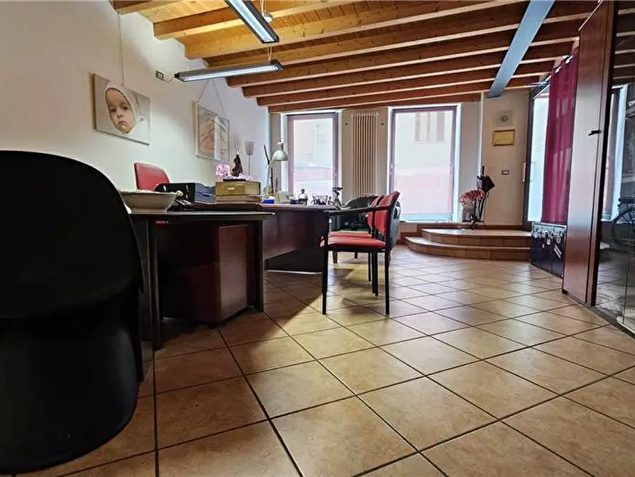 Immagine 3 di Attività commerciale in vendita  a Belluno