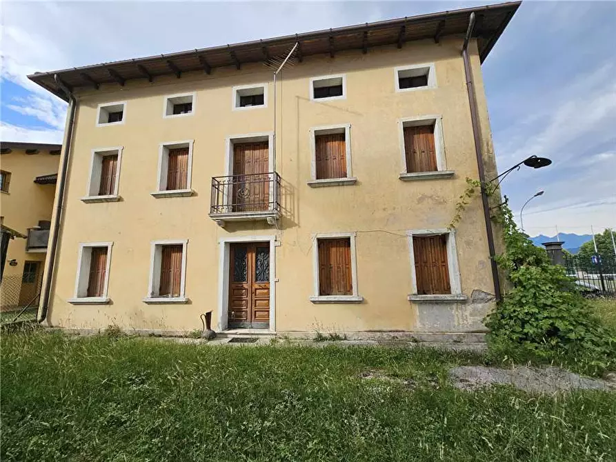 Immagine 1 di Villa in vendita  in Via L. Corte, 19 a Belluno