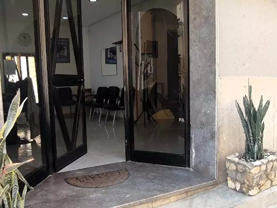 Immagine 3 di Attività commerciale in vendita  in Via Ospizio, 2 a Casteldaccia