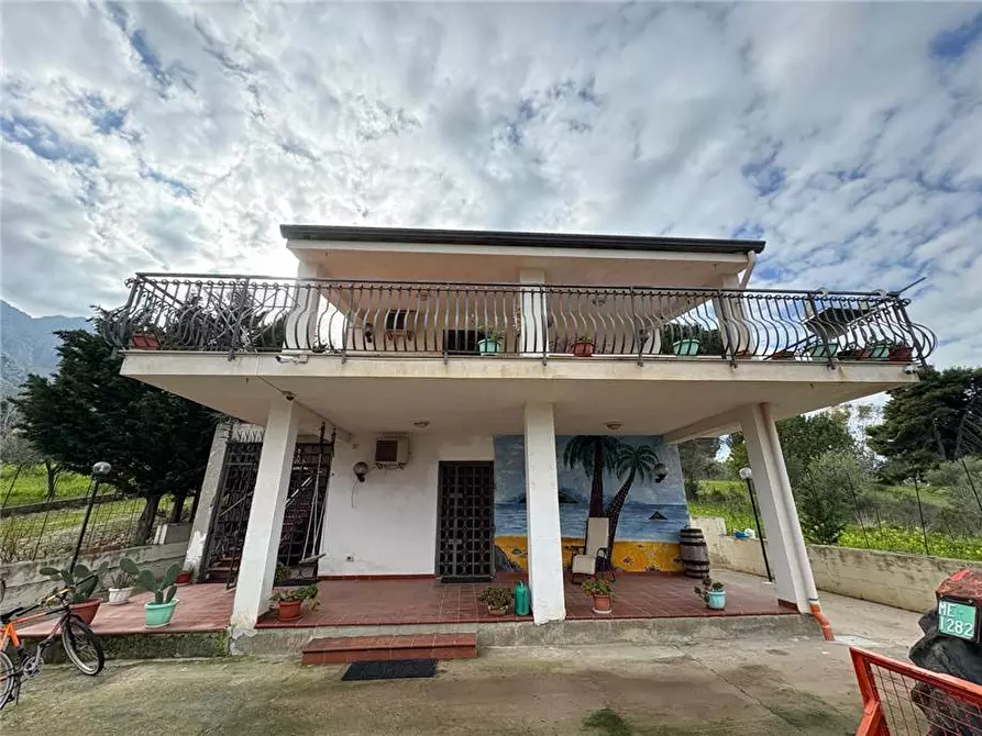 Immagine 1 di Villa in vendita  in Via cda traversa a Casteldaccia
