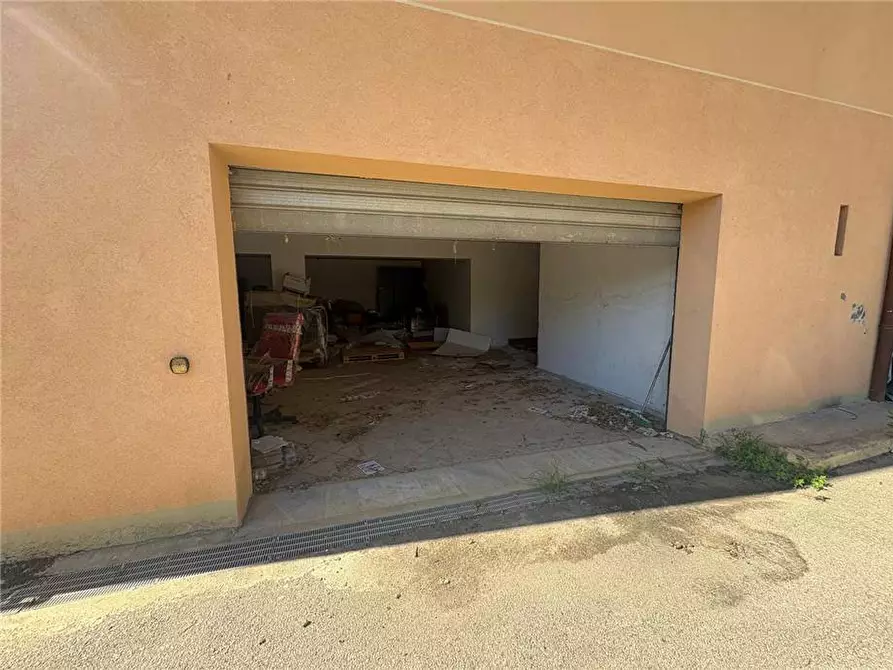 Immagine 1 di Garage in affitto  in Via 8 marzo a Casteldaccia