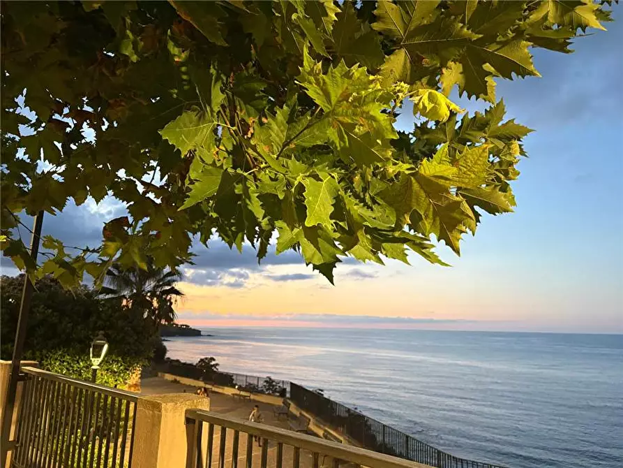 Immagine 2 di Appartamento in vendita  in Via Valdemone a Pollina