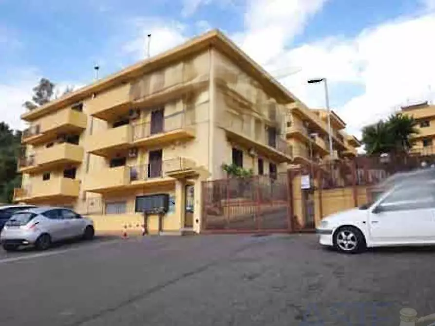 Immagine 2 di Attività commerciale in vendita  in Via P.Nenni a Casteldaccia