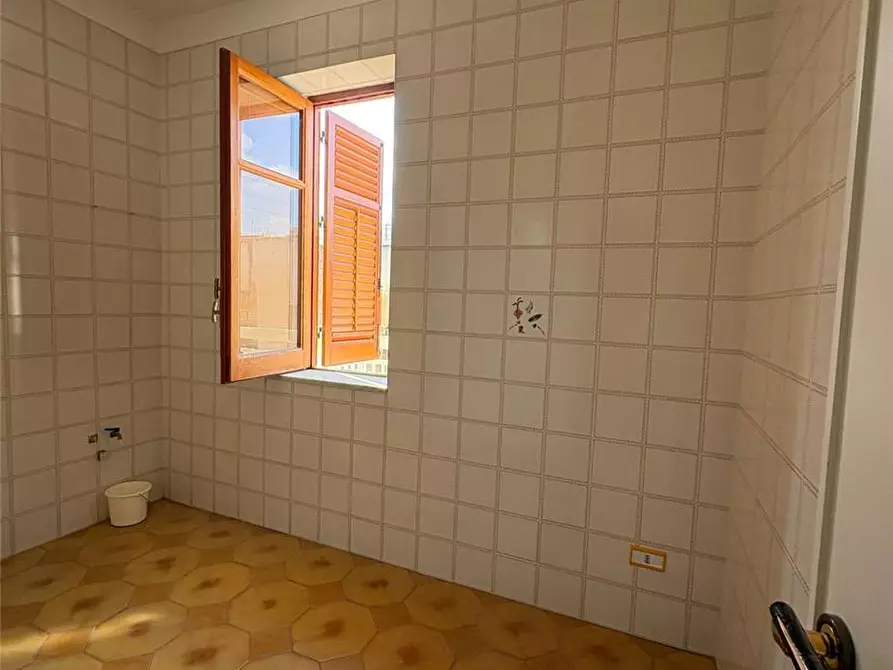 Immagine 11 di Villa in vendita  in Via Trapani, 13/15 a Casteldaccia