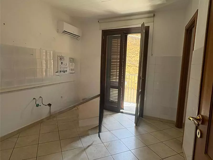 Immagine 4 di Ufficio in vendita  in Via Pinello, 2A a Casteldaccia