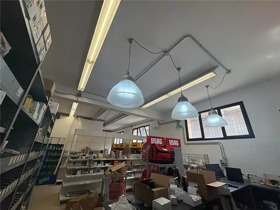 Immagine 7 di Attività commerciale in affitto  in Via Via Giolitti, 21 a Casteldaccia