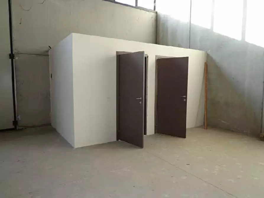 Immagine 2 di Capannone industriale in vendita  a Fucecchio