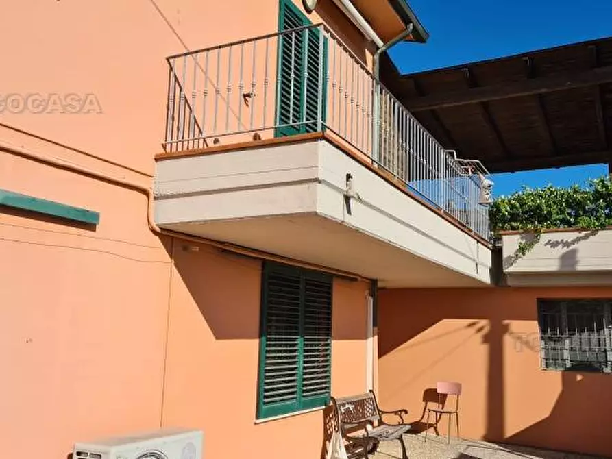 Immagine 2 di Villa in vendita  a Montopoli In Val D'arno