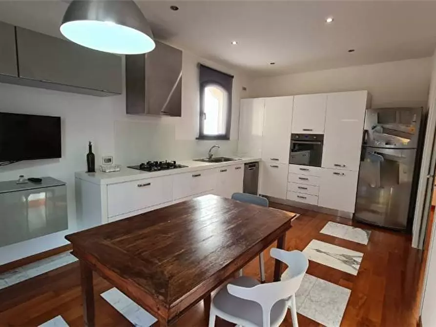 Immagine 3 di Villa in vendita  a Fucecchio