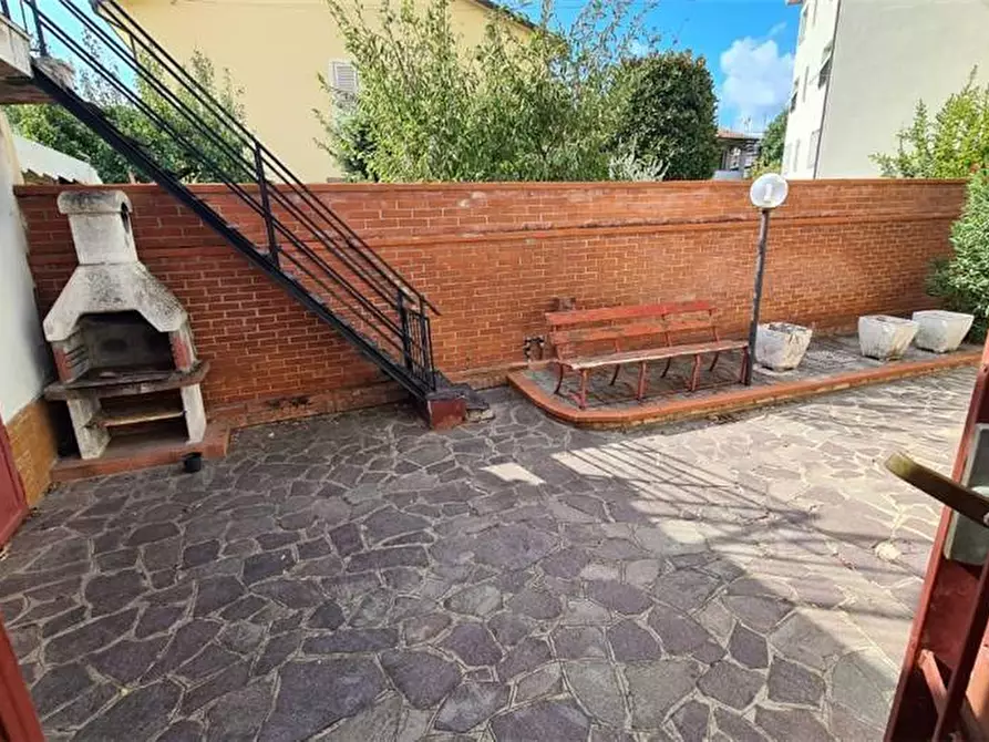 Immagine 2 di Villa in vendita  a San Miniato
