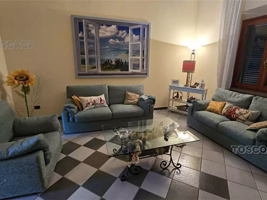 Immagine 4 di Villa in vendita  a Fucecchio