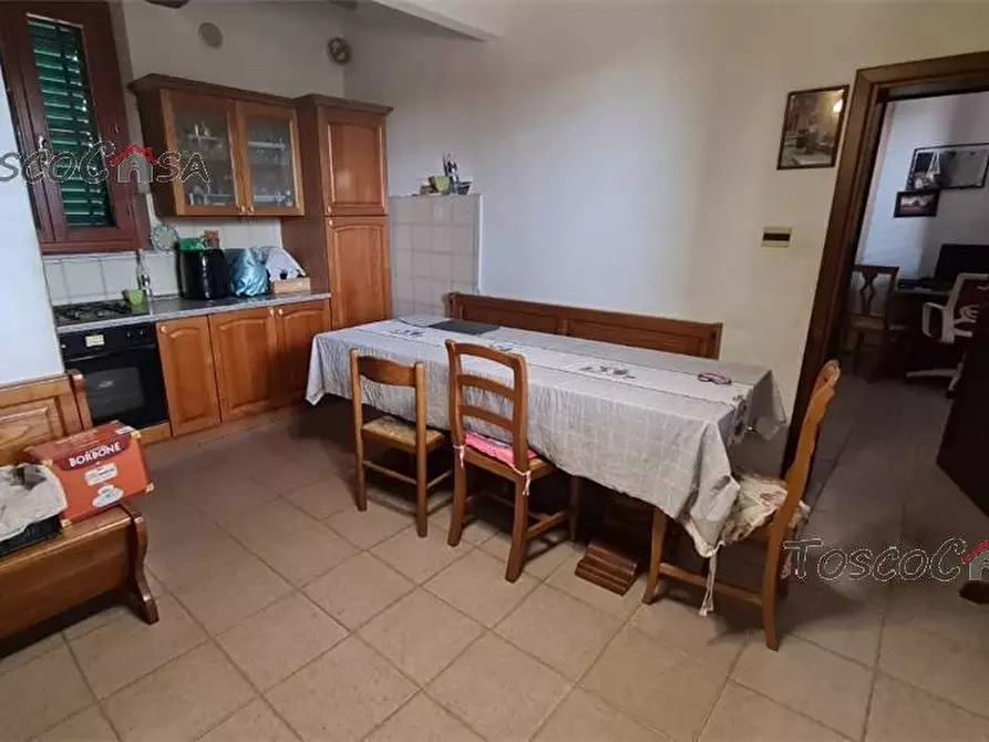 Immagine 3 di Villa in vendita  a Fucecchio