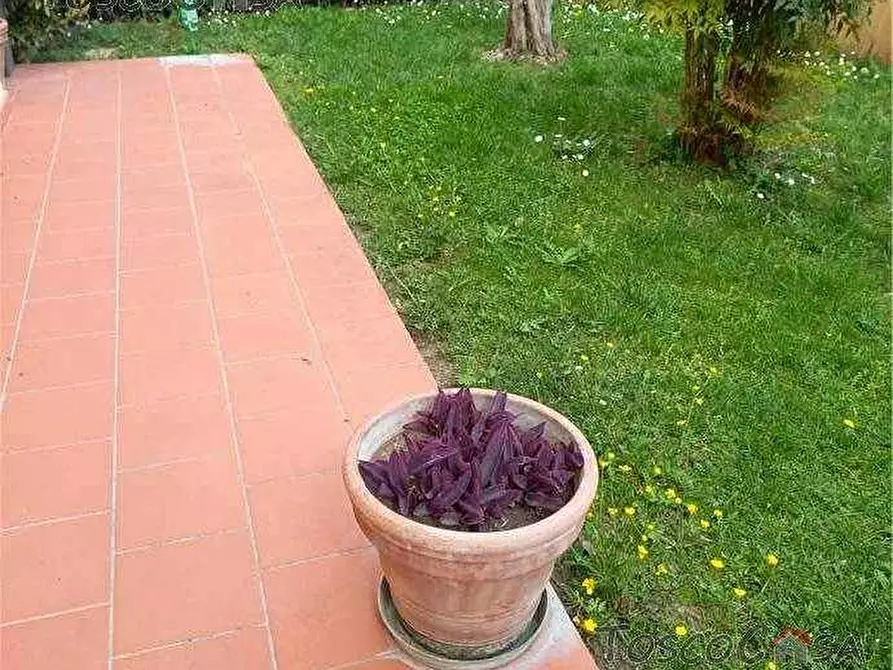 Immagine 2 di Villa in vendita  a Fucecchio