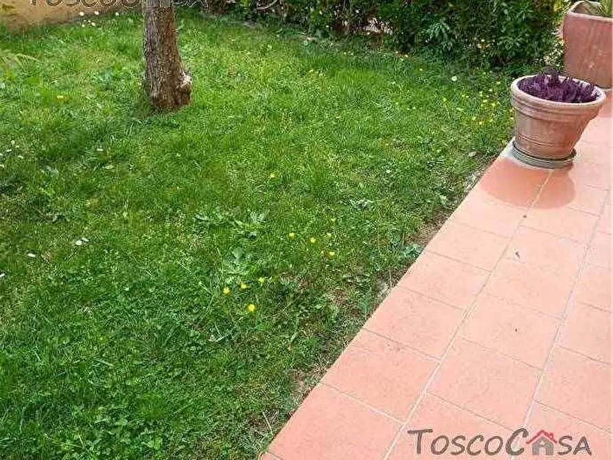 Immagine 3 di Villa in vendita  a Fucecchio