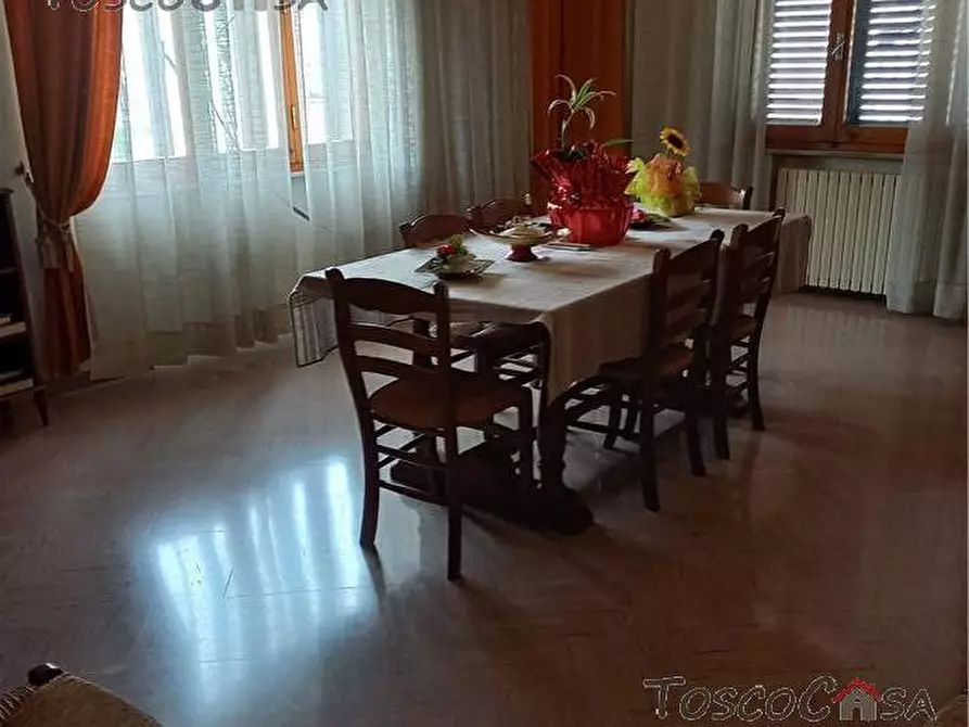 Immagine 4 di Villa in vendita  a Fucecchio