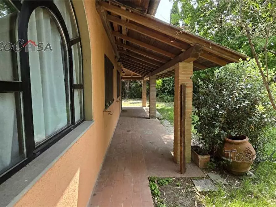 Immagine 4 di Villa in vendita  a Fucecchio