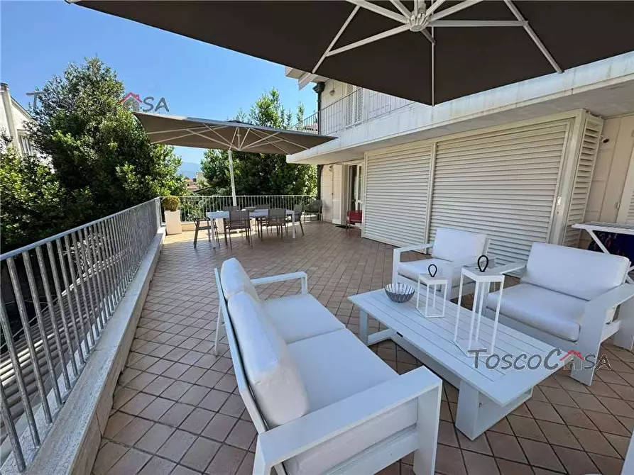 Immagine 1 di Appartamento in vendita  a Camaiore