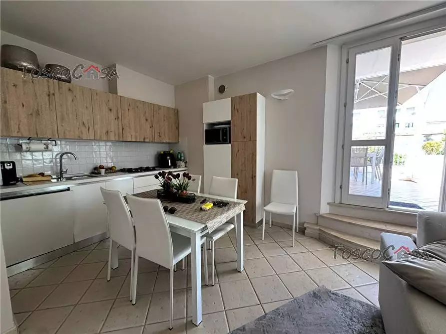 Immagine 4 di Appartamento in vendita  a Camaiore