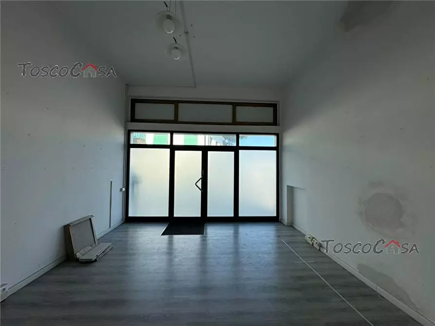 Immagine 2 di Attività commerciale in affitto  a Fucecchio