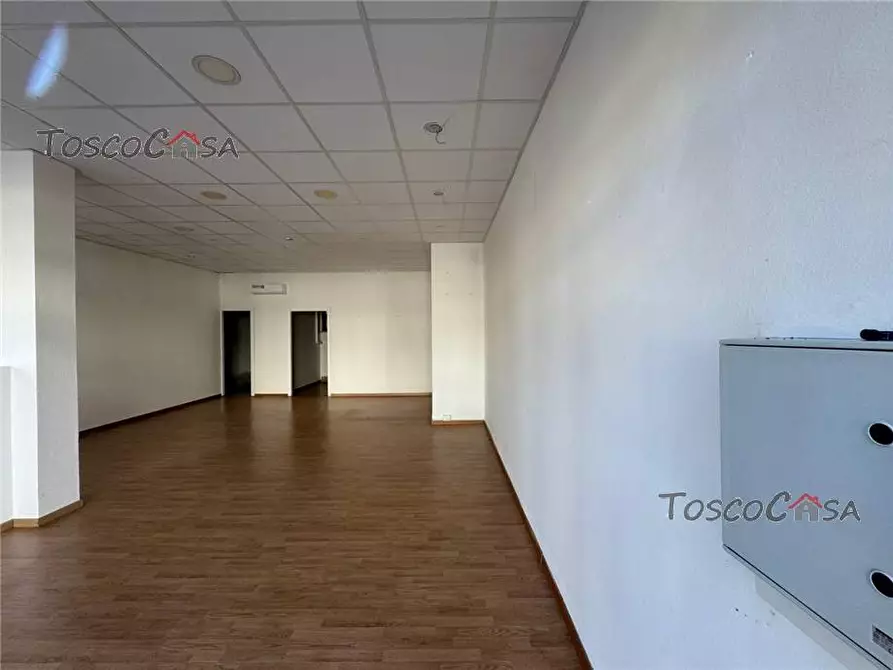 Immagine 1 di Attività commerciale in affitto  a Fucecchio
