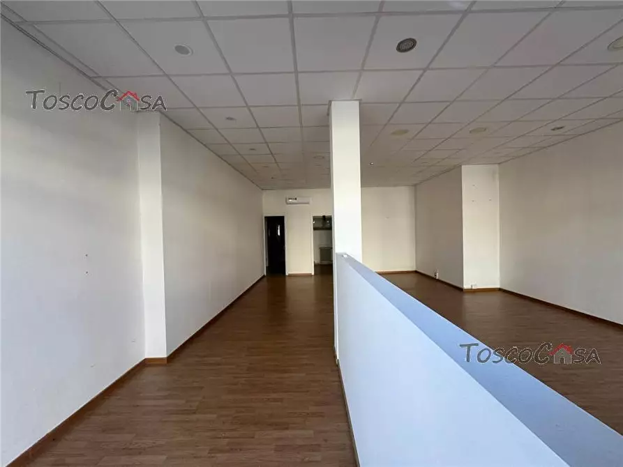 Immagine 3 di Attività commerciale in affitto  a Fucecchio