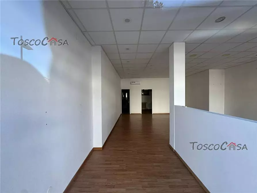 Immagine 4 di Attività commerciale in affitto  a Fucecchio