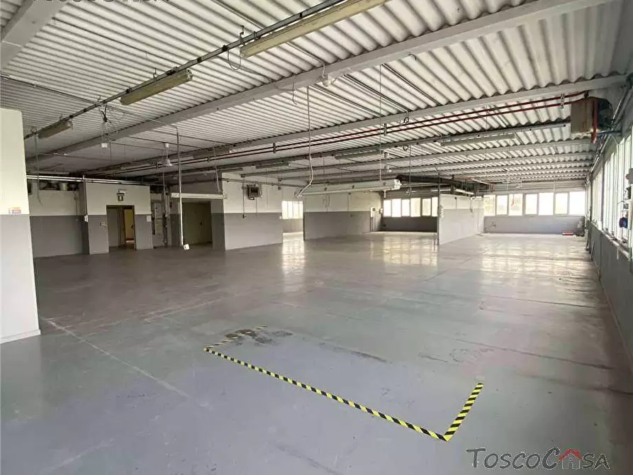 Immagine 1 di Capannone industriale in affitto  a Fucecchio
