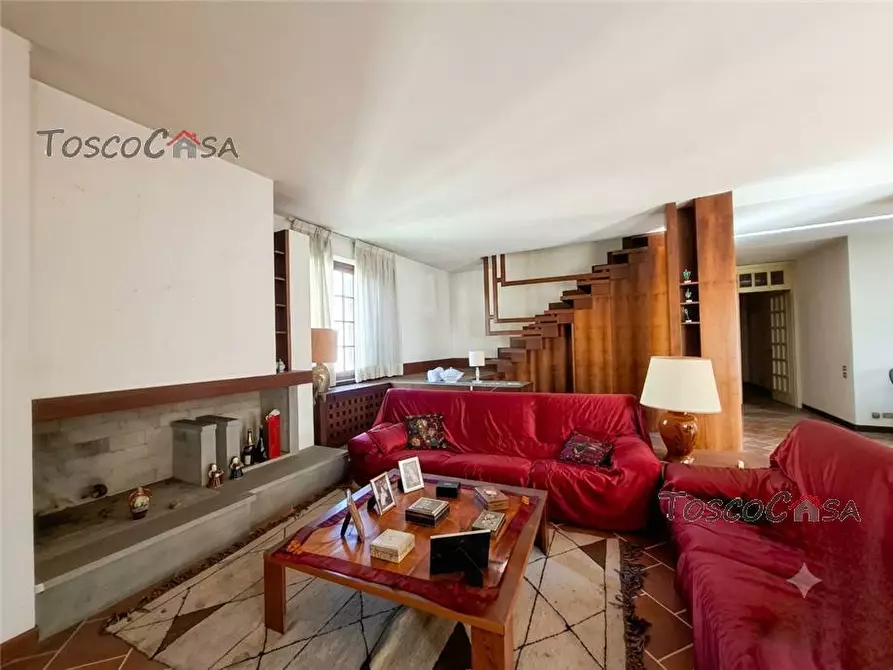 Immagine 1 di Villa in vendita  a Fucecchio